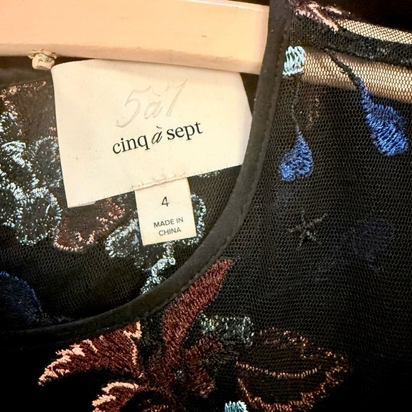 CINQ À SEPT - Black Dress with Floral Embroidery - Size 4 - Picture 3 of 6